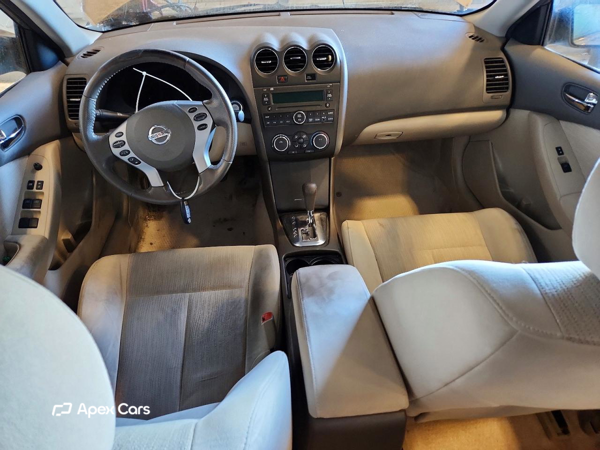 Nissan Altima 2012