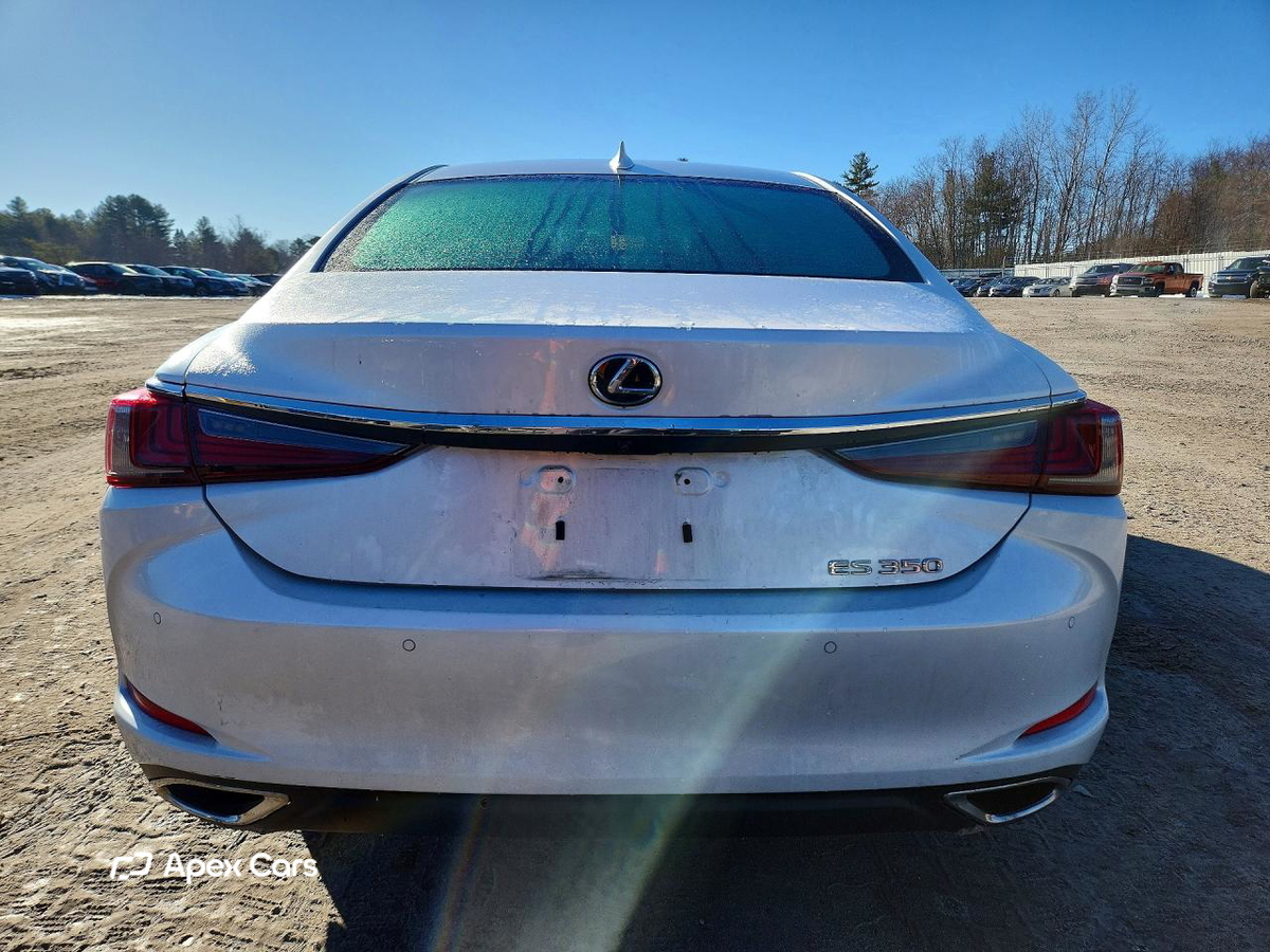 Lexus ES 2019