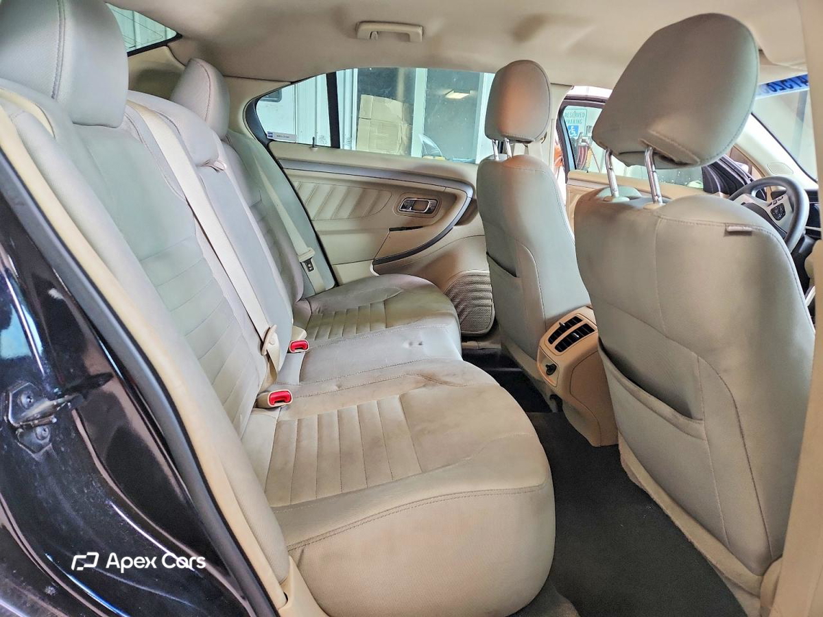 Ford Taurus 2016