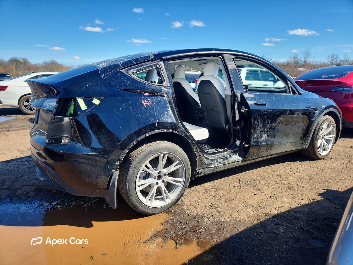 Tesla Model Y 2022