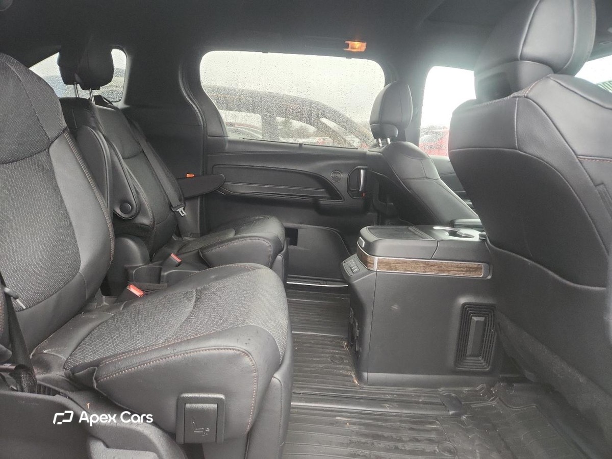 Toyota Sienna 2025