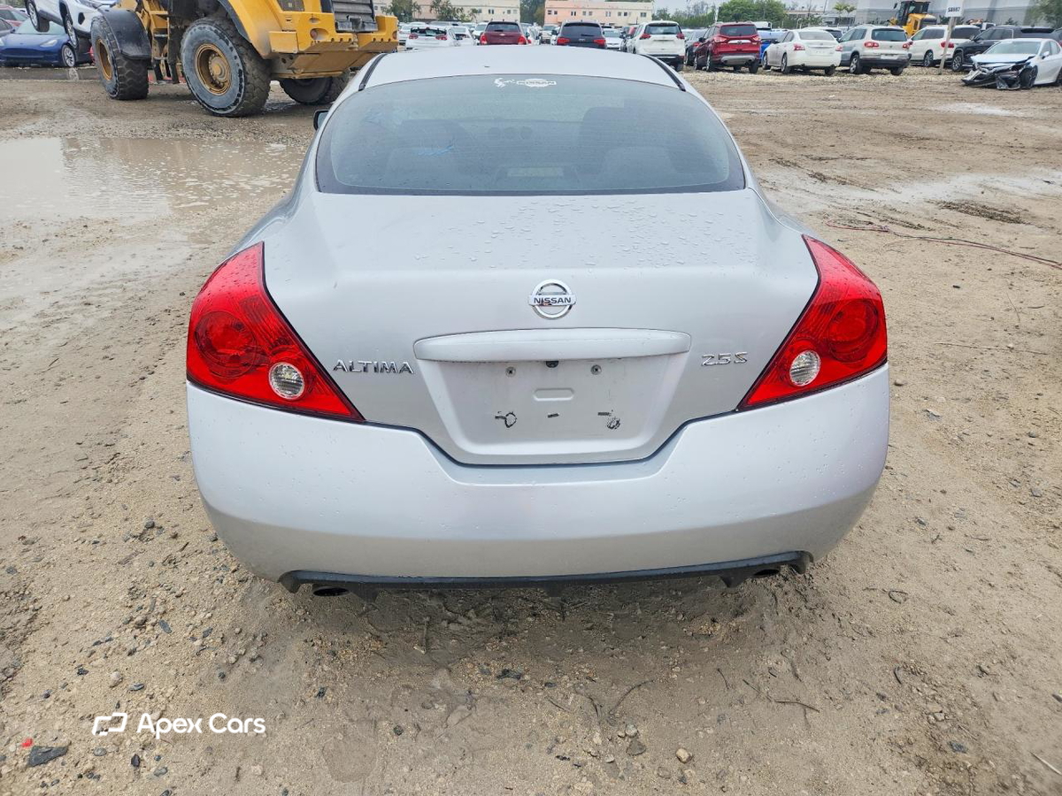 Nissan Altima 2010