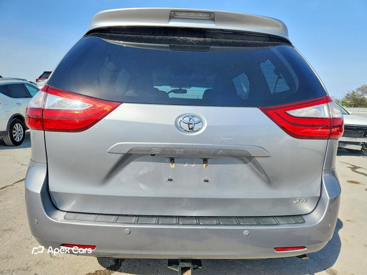 Toyota Sienna 2016