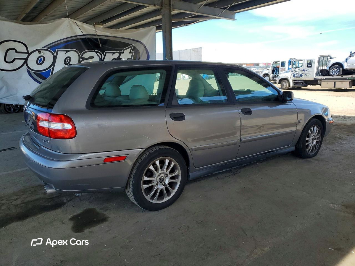 Volvo V40 2004