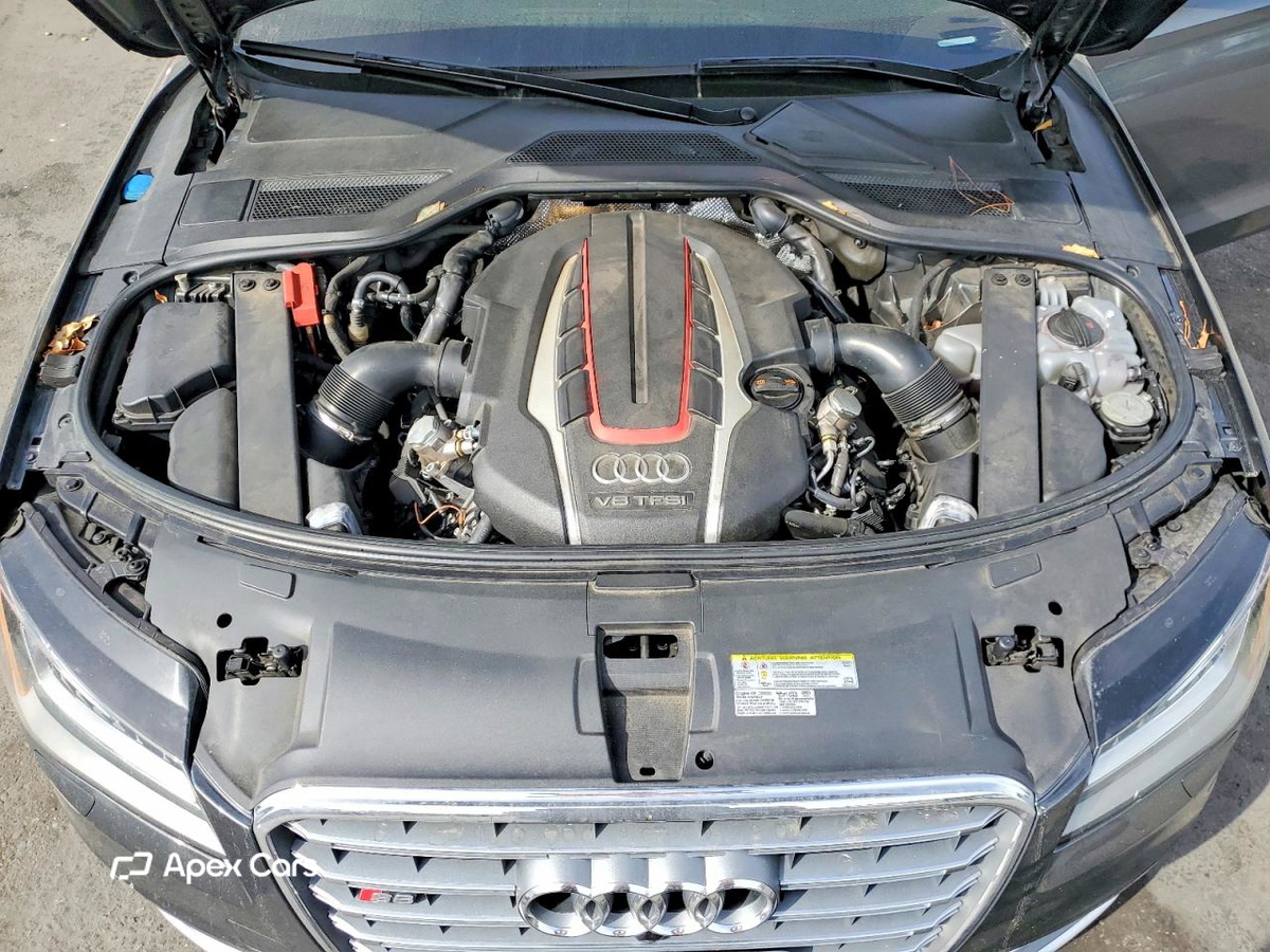 Audi S8 2013