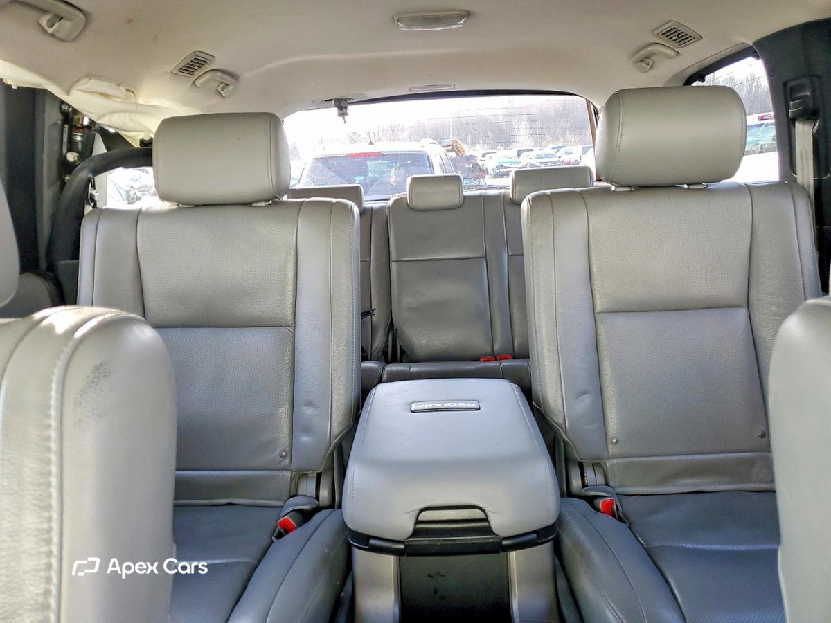 Toyota Sequoia 2010