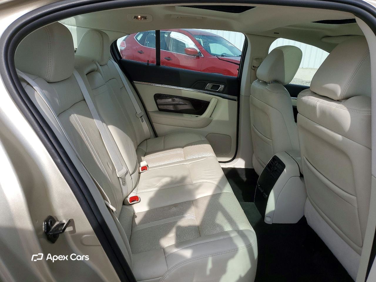 Lincoln MKS 2011