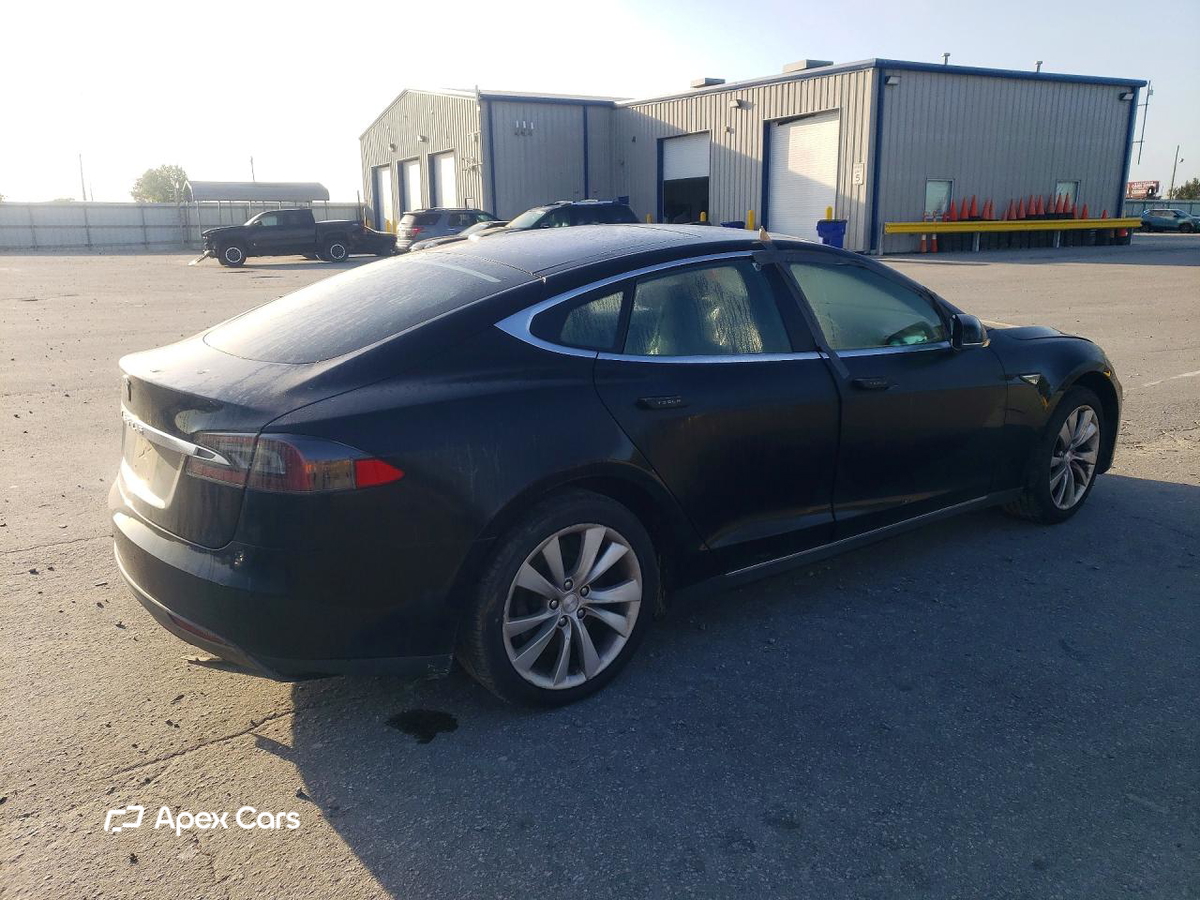 Tesla Model S 2016