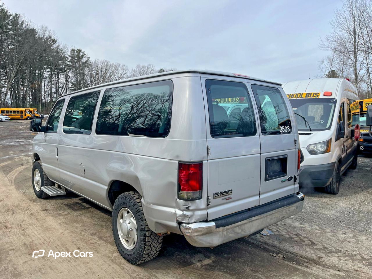Ford Econoline 2014