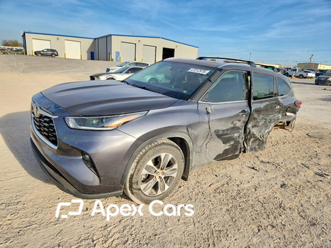 Toyota Highlander 2021 - Image 1 of 13