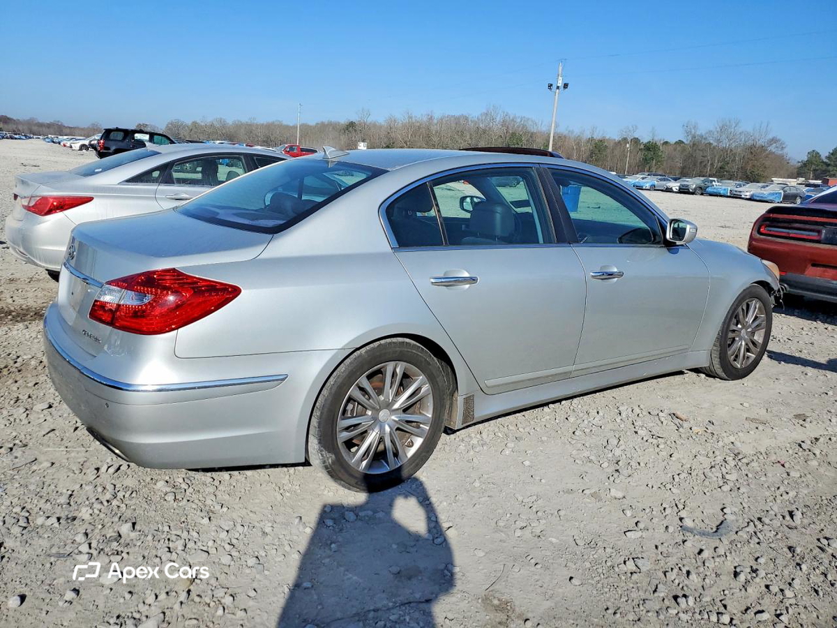 Hyundai Genesis 2013