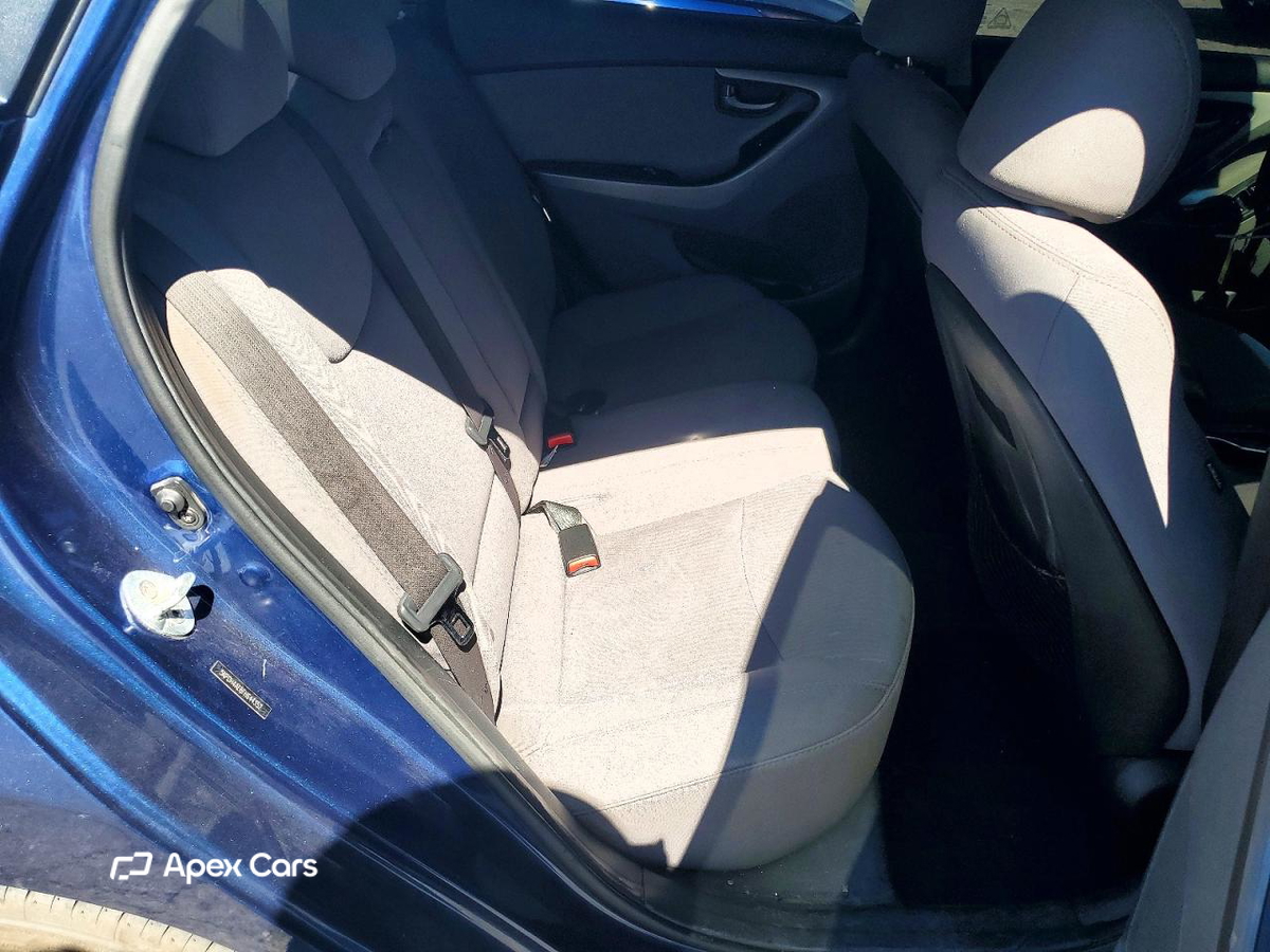 Hyundai Elantra 2015