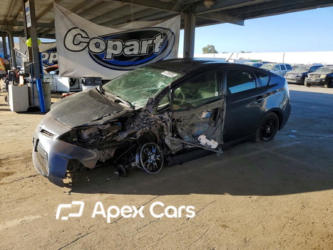 Prius 2013 - Image 1 of 13