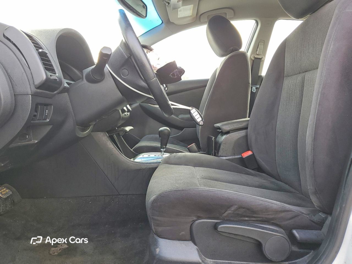Nissan Altima 2012