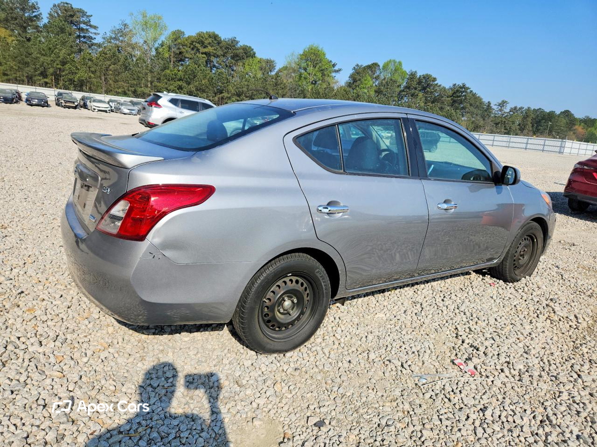 Nissan Versa 2014