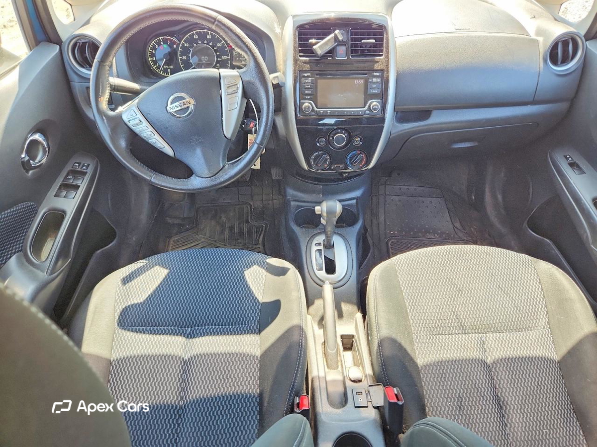 Nissan Versa 2015