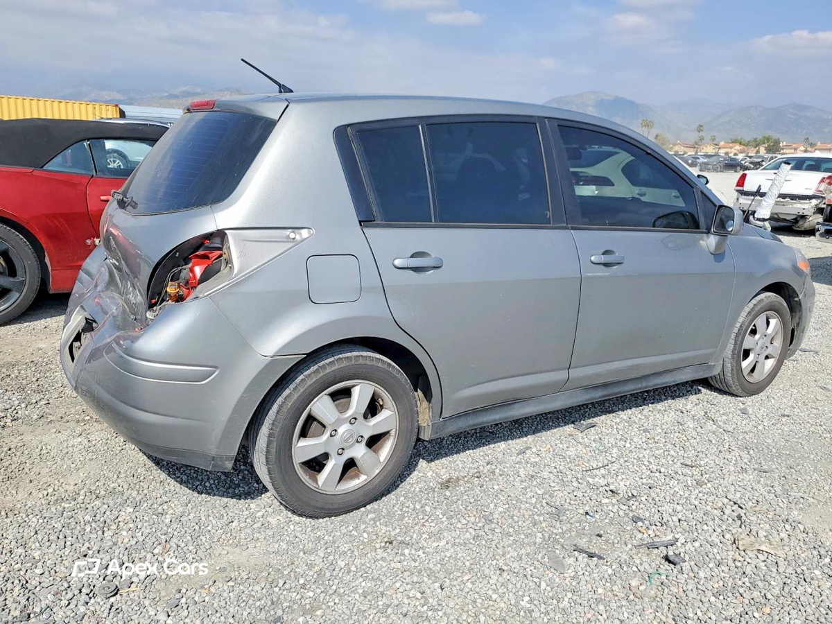 Nissan Versa 2012