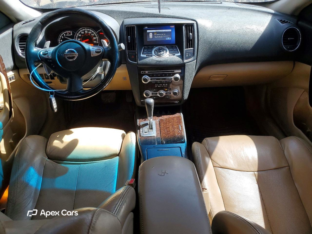 Nissan Maxima 2010