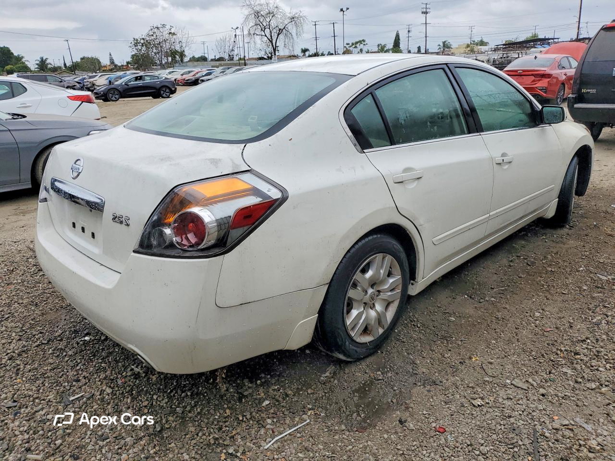 Nissan Altima 2012