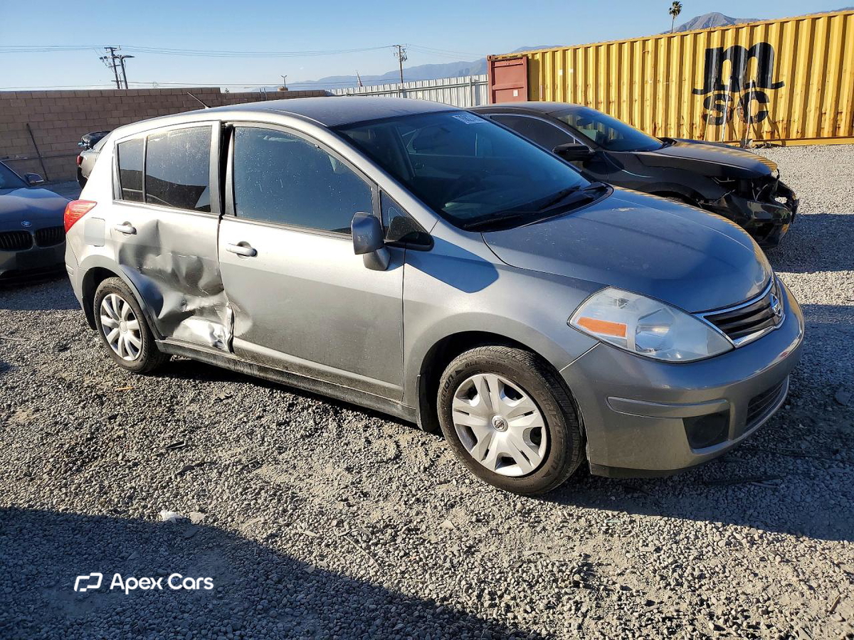 Nissan Versa 2012