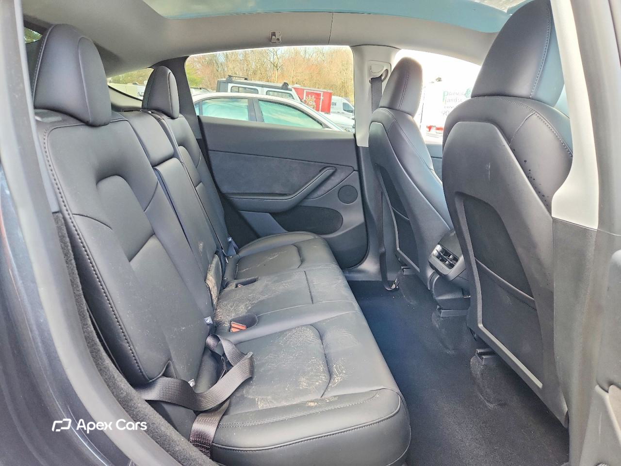 Tesla Model Y 2025