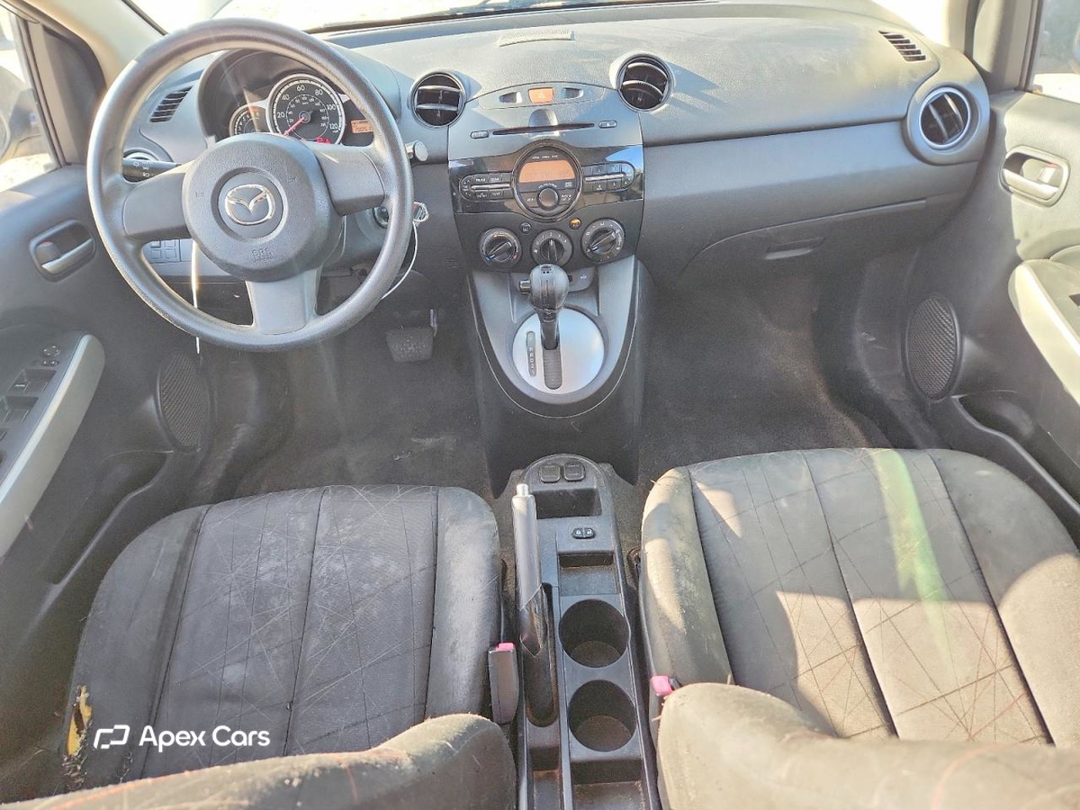 Mazda 2 2013