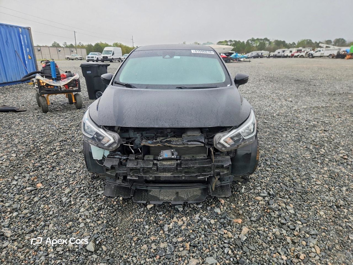 Nissan Versa 2021