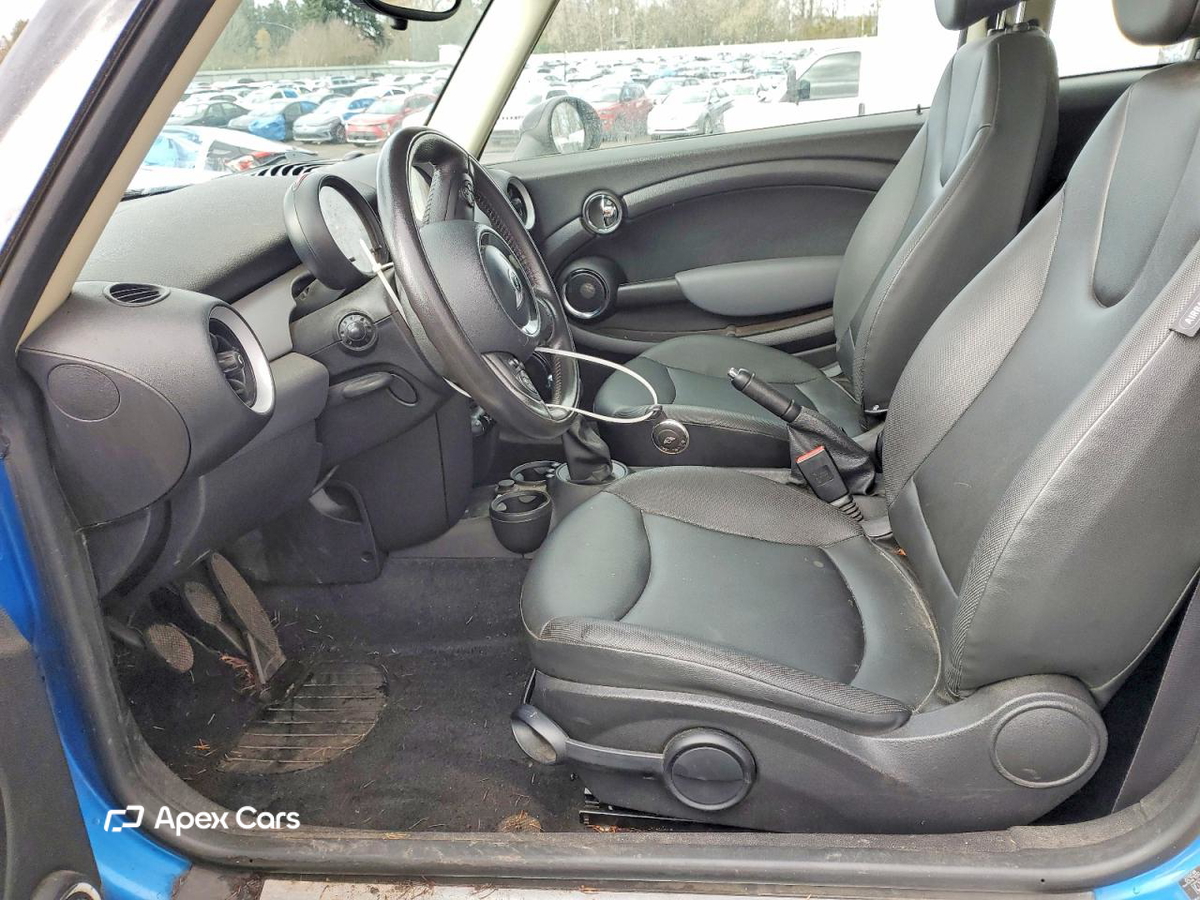 MINI Cooper 2011