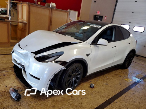 Tesla Model Y 2023 - Image 1 of 12
