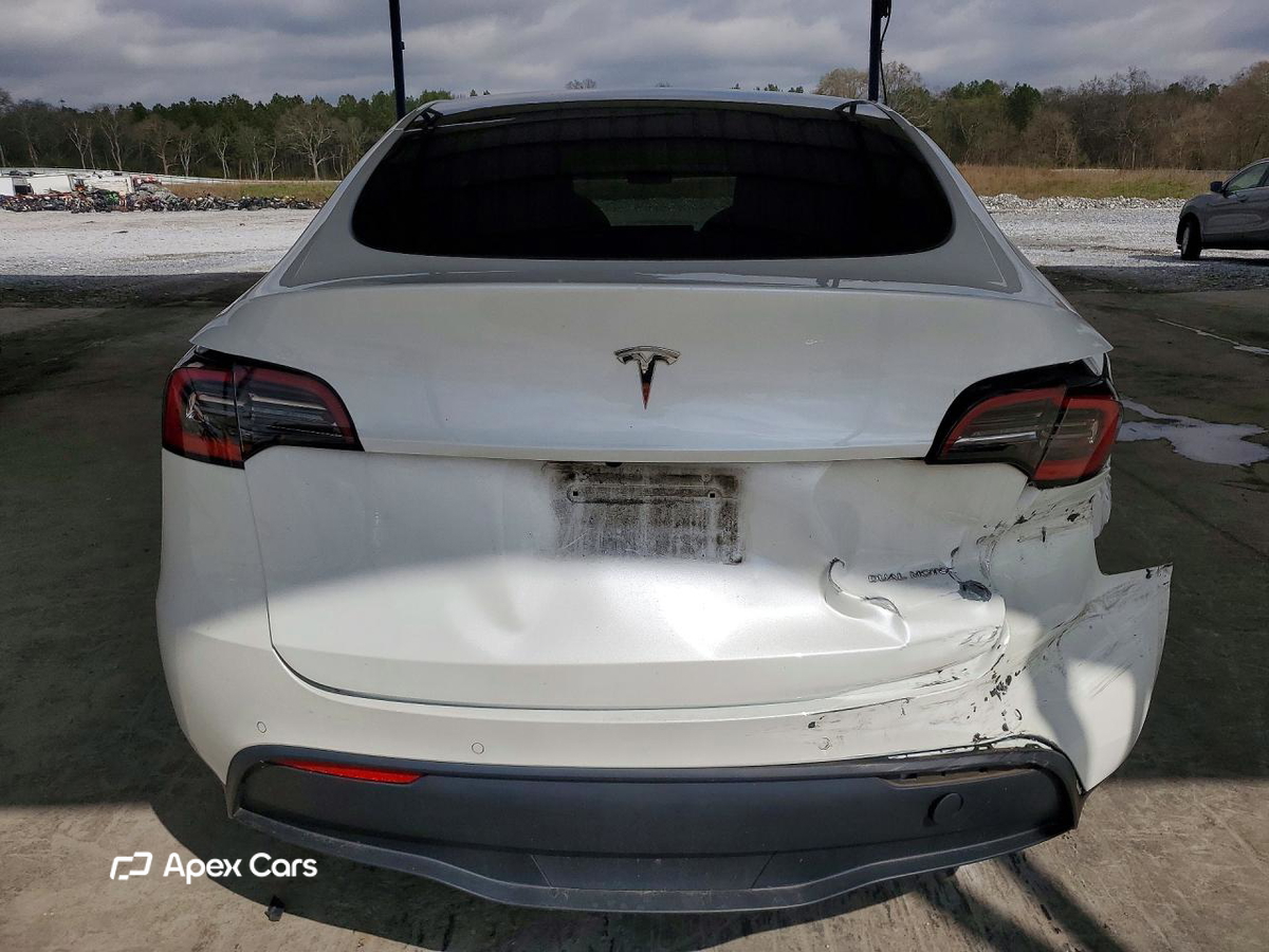 Tesla Model Y 2021