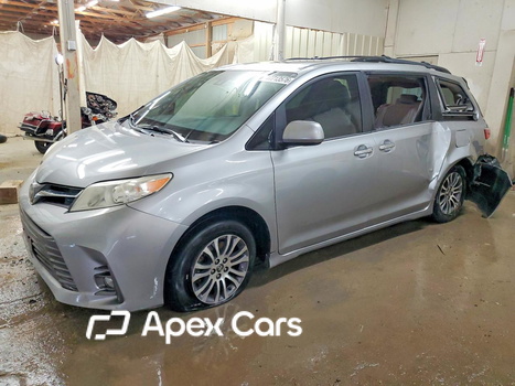 Toyota Sienna 2018 - Image 1 of 14