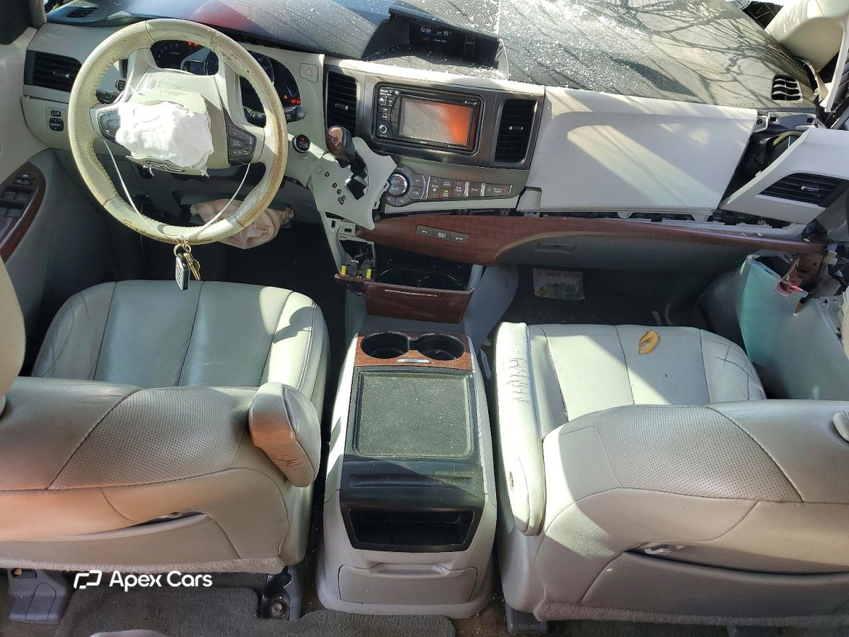 Toyota Sienna 2014