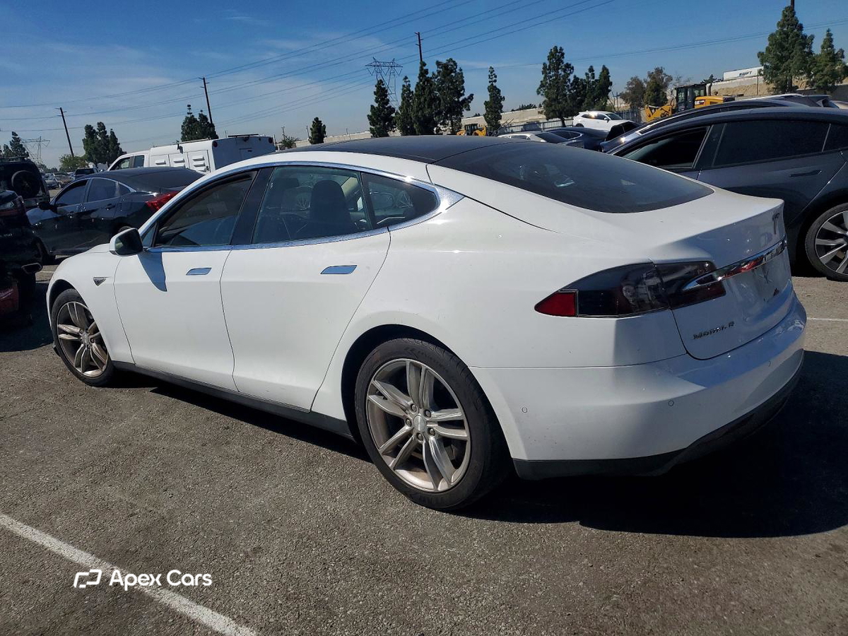 Tesla Model S 2015