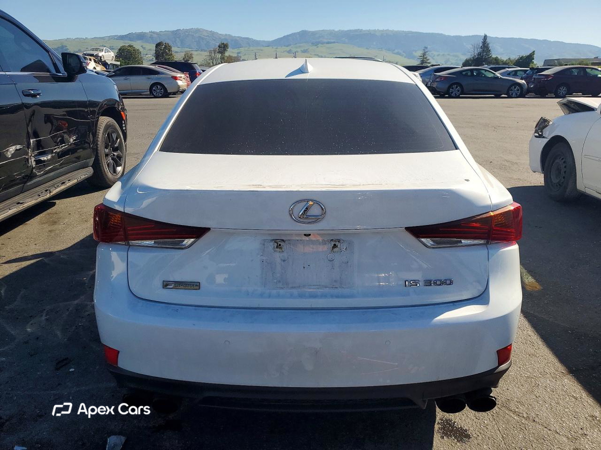 Lexus IS 2020