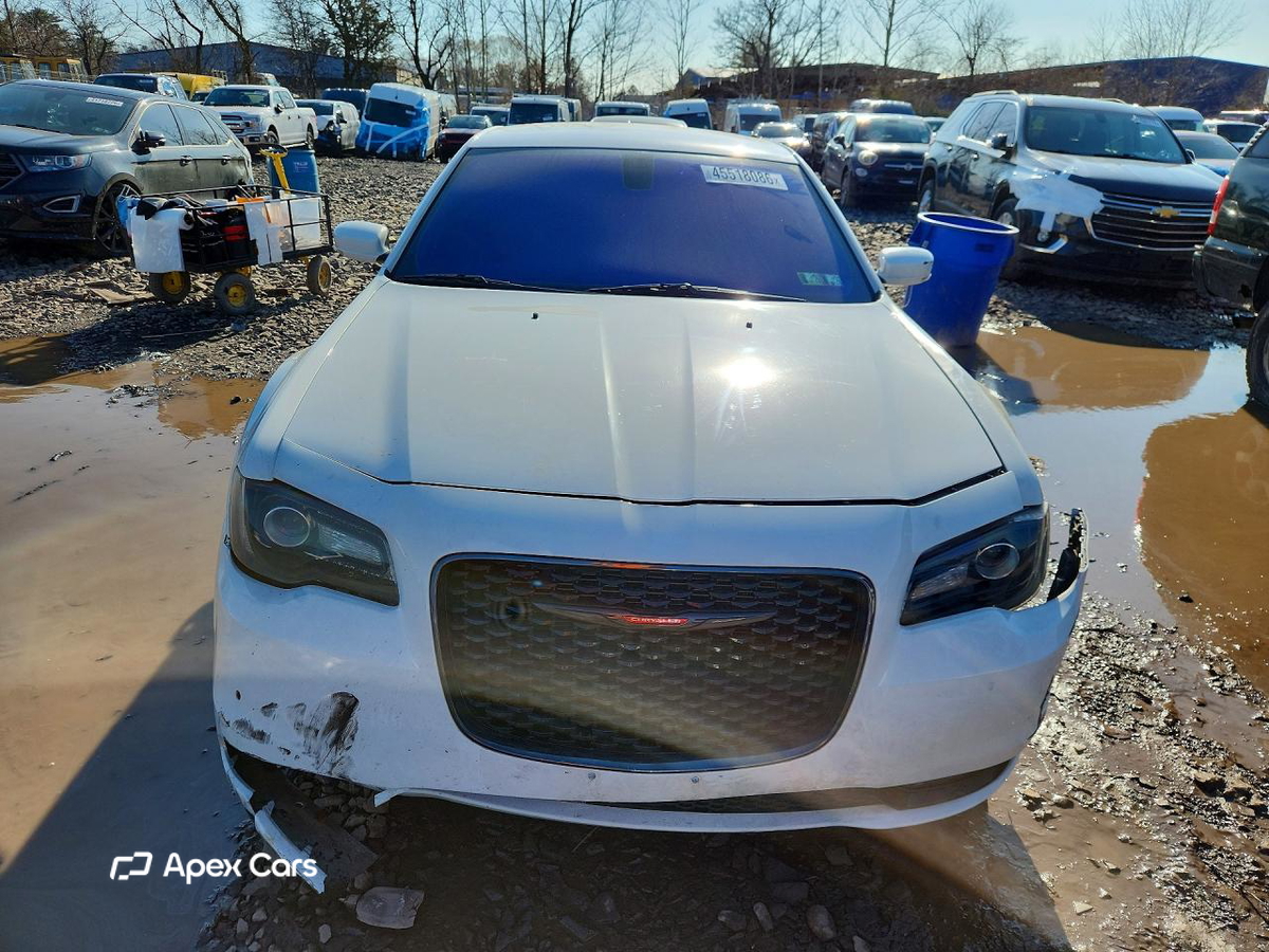 Chrysler 300 2021