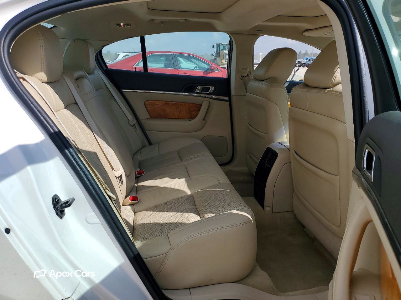 Lincoln MKS 2011