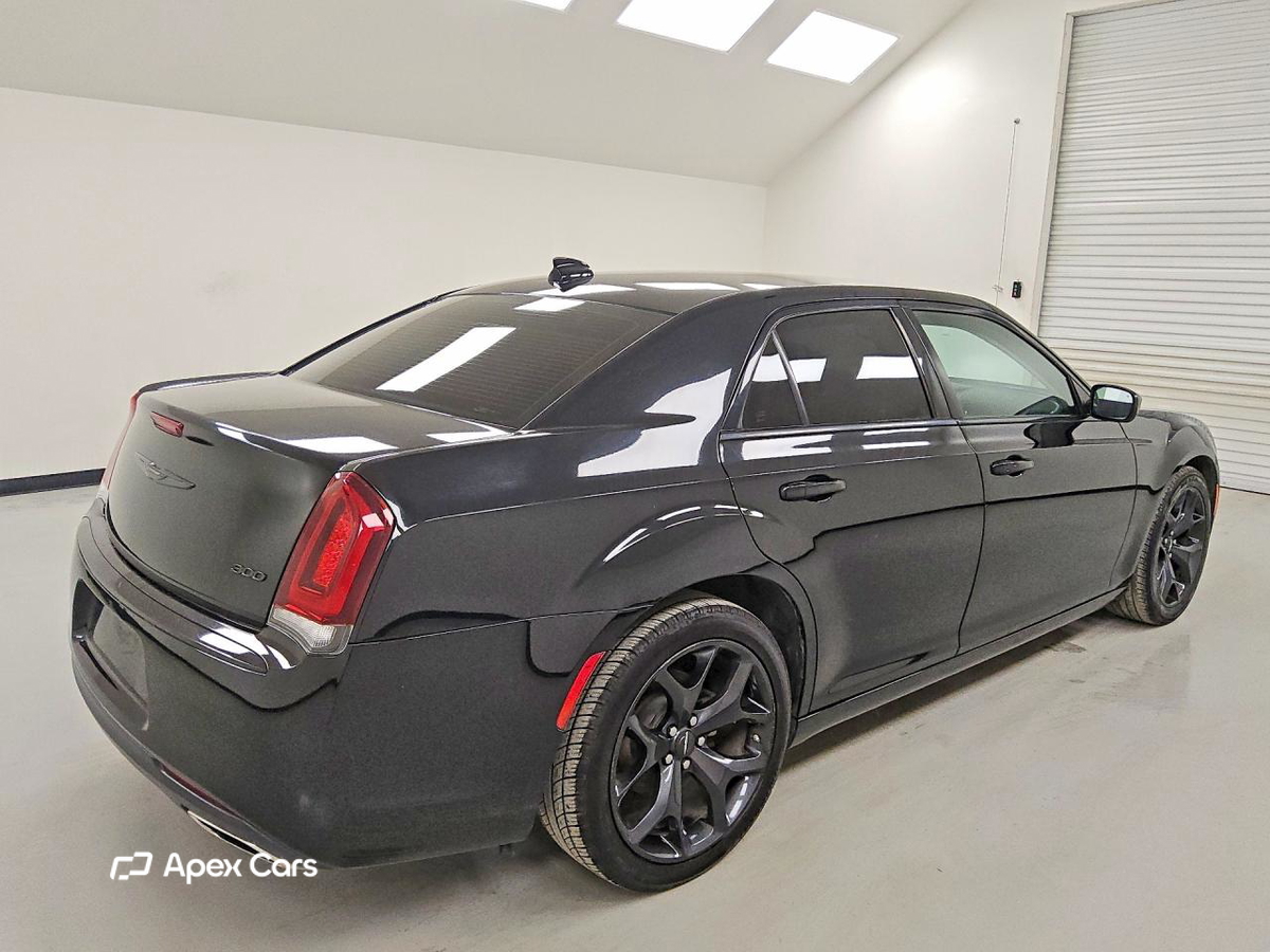 Chrysler 300 2023