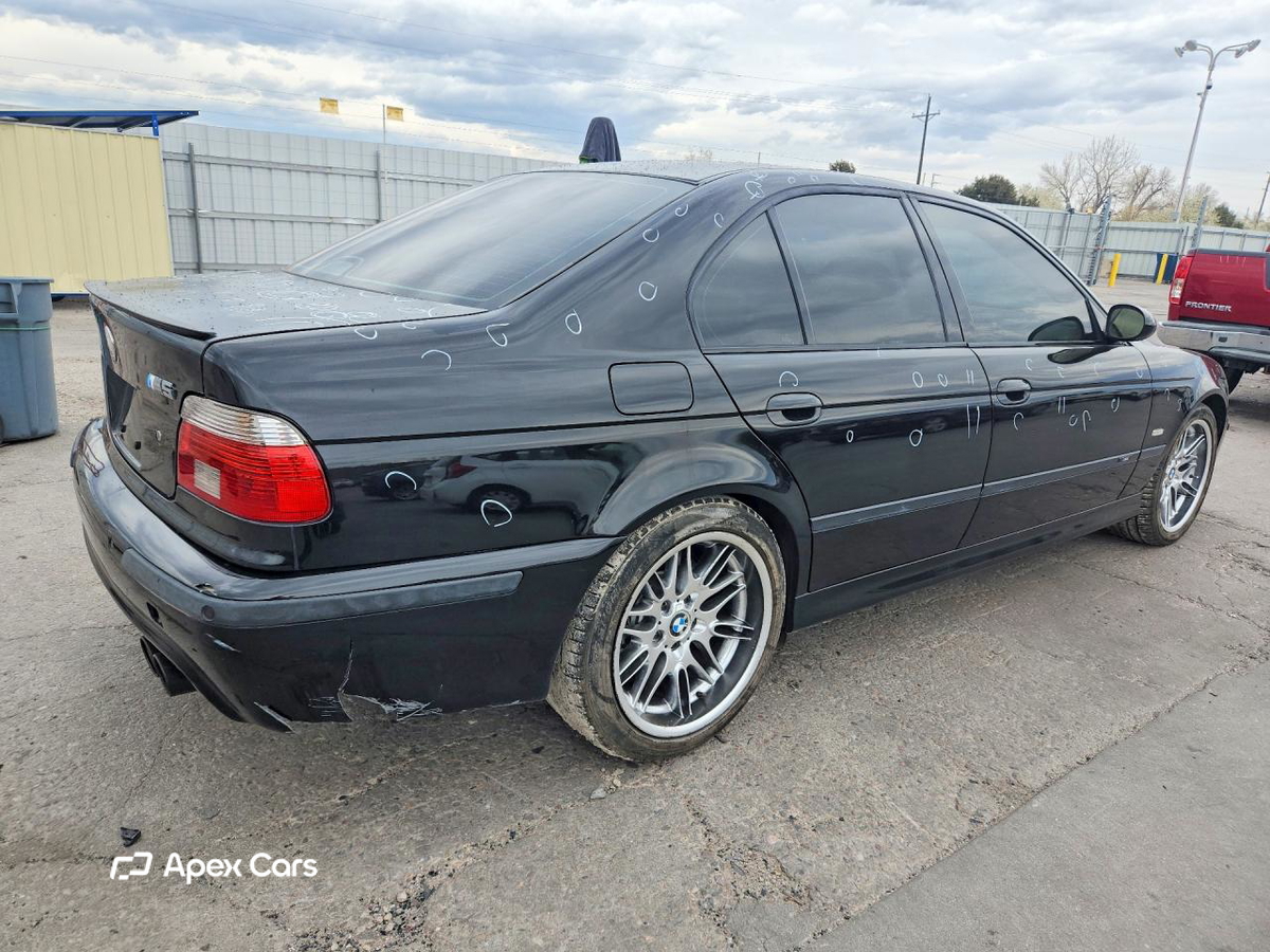 BMW M5 2003