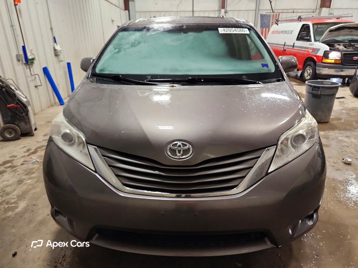 Toyota Sienna 2012