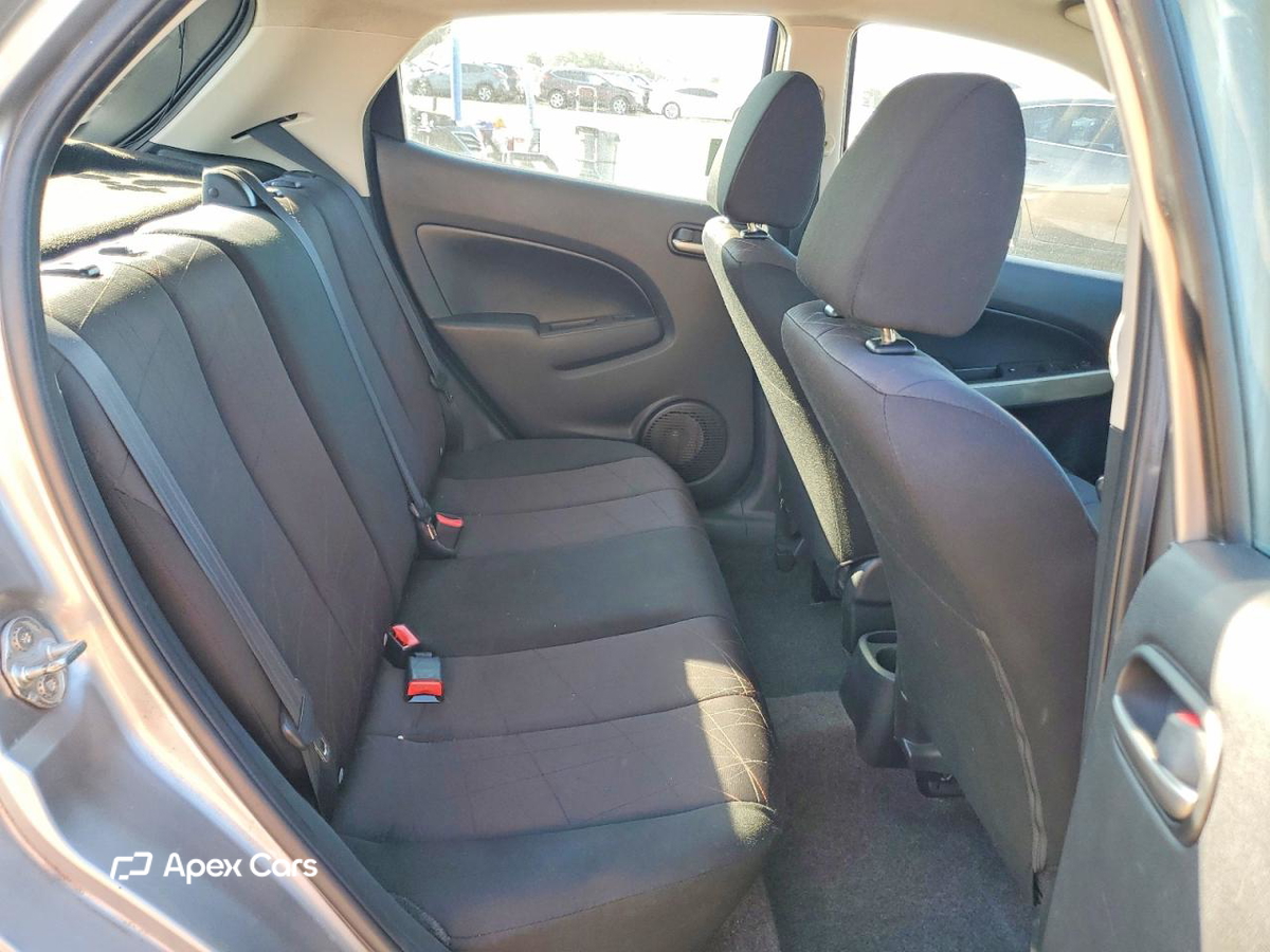 Mazda 2 2013