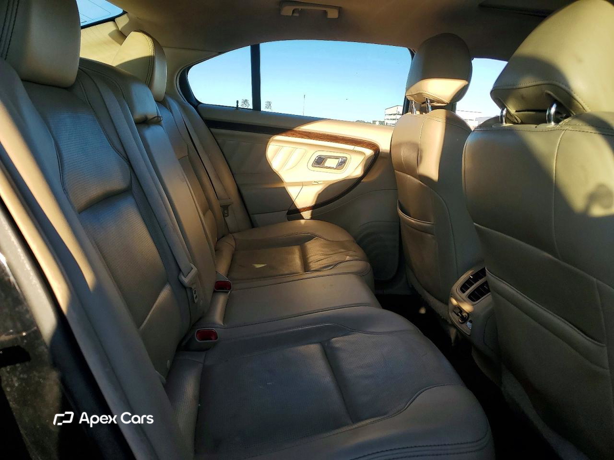 Ford Taurus 2017