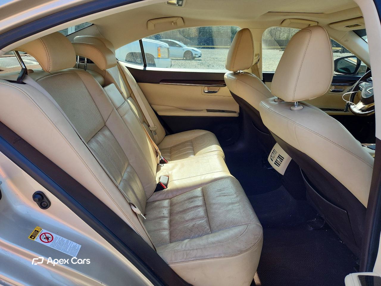 Lexus ES 2016