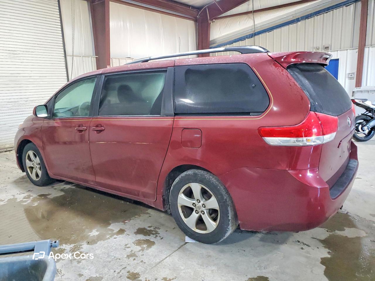 Toyota Sienna 2011