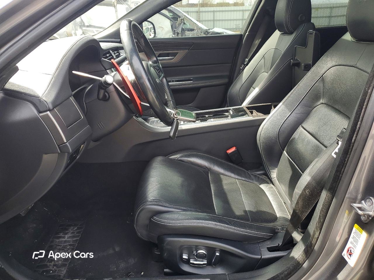 Jaguar XF 2016