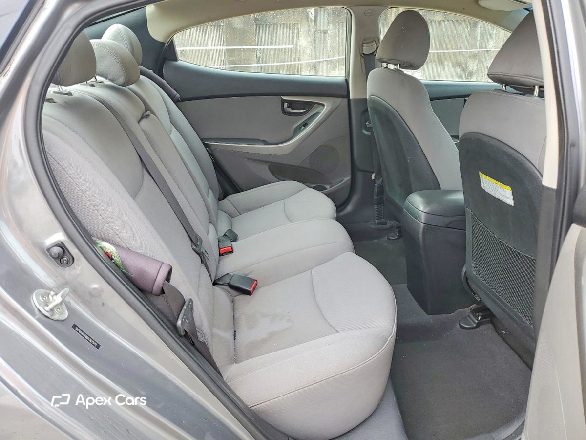 Hyundai Elantra 2013