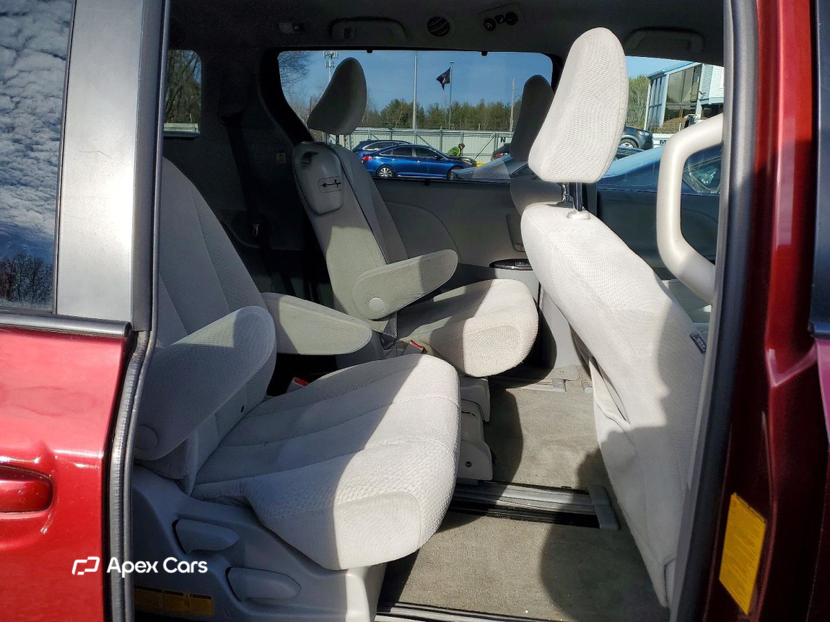 Toyota Sienna 2012