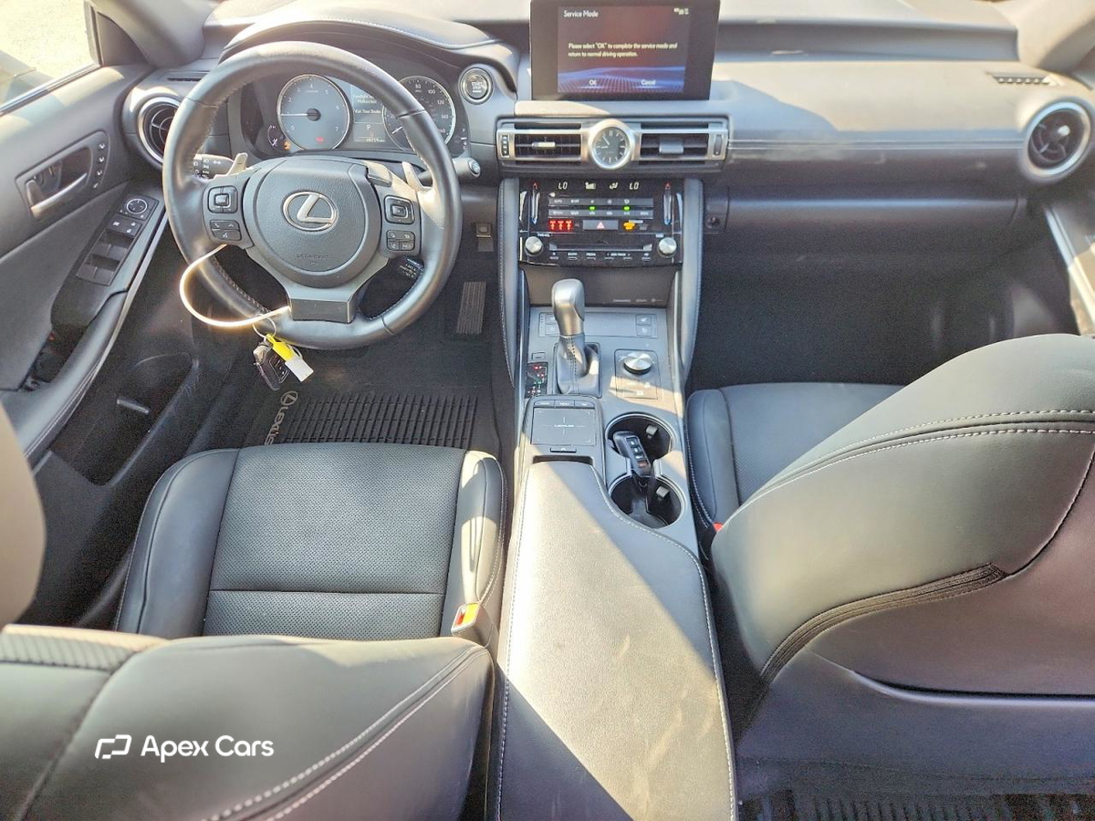 Lexus IS 2022
