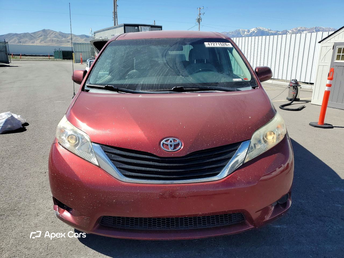 Toyota Sienna 2011