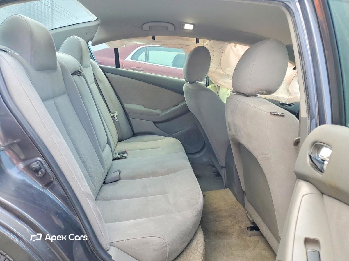 Nissan Altima 2011