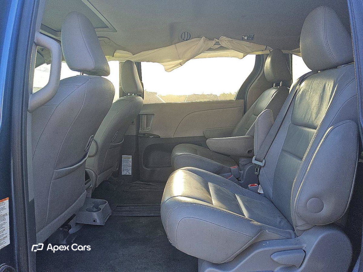 Toyota Sienna 2016